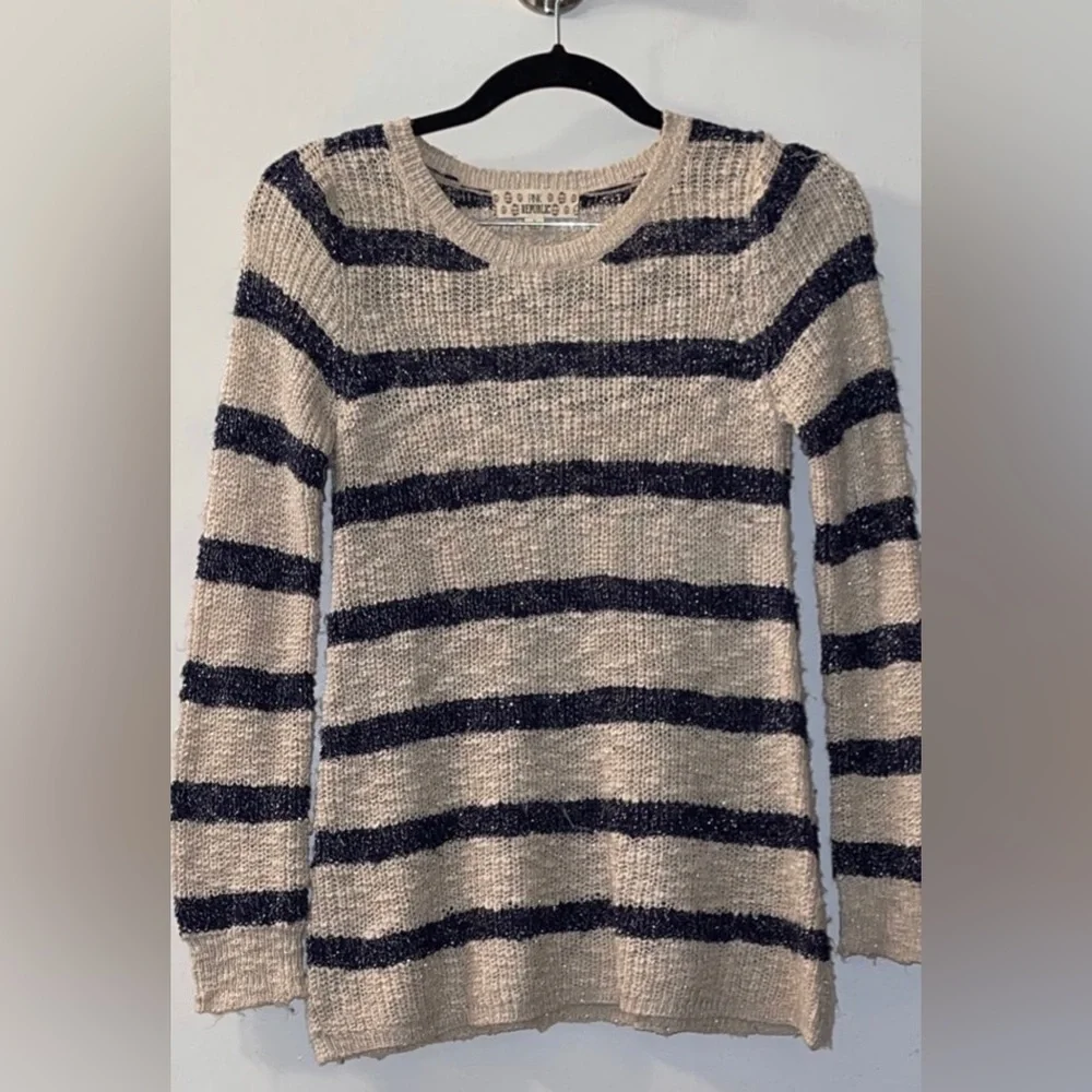 Sweater - Picture 1 of 3